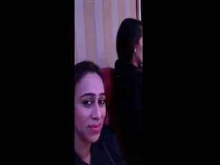 virat kohli singing mere mehaboob song for anushka sharma - Sakshi