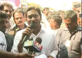 ys jagan meet electricity contract workers in anantapur district - Sakshi