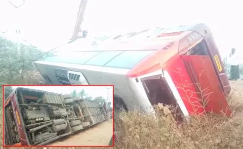 Bus Derailed st Vijayawada Paidurupadu - Sakshi