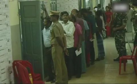 Polling begins for RK Nagar By Poll in TamilNadu - Sakshi