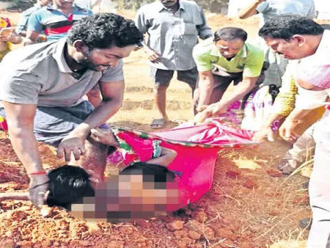 order to pay 8 lakh damages - Sakshi