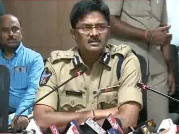 Criticism on the Sarkar in DGP recruitment - Sakshi