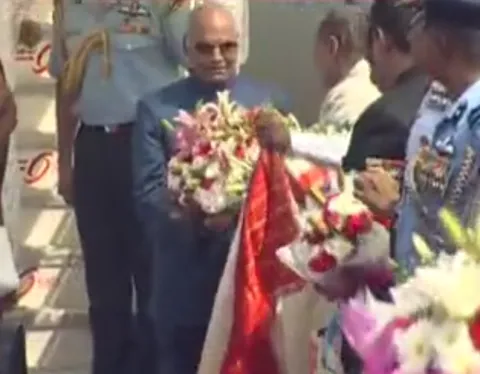 President Ramnath Kovind Arrived Hyderabad  For Winter Vacation - Sakshi