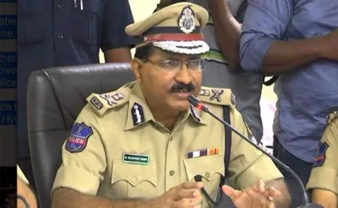 maoist commander jampanna surrenders telangana police - Sakshi