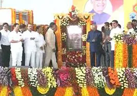President Ram Nath Kovind inaugurate fiber grid services - Sakshi