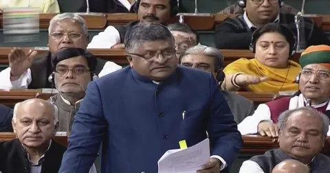 Lok Sabha passes Triple Talaq bill - Sakshi