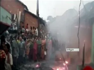 Five Huts engulfed in Srikakulam - Sakshi