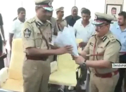 Malakondaiah is new Andhra Pradesh police cheif - Sakshi