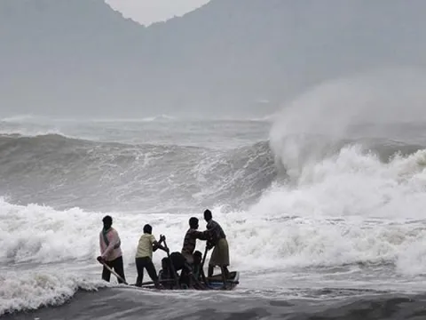 hit cyclone coastal area cpming two days - Sakshi
