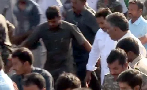YS Jagan padayatra to reach Ramchandapuram - Sakshi
