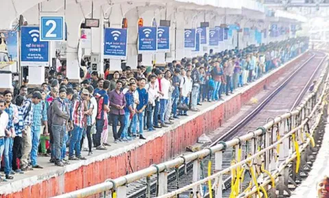 పండుగ కష్టాలు - Sakshi