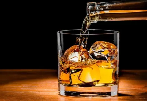 Liquor consumption on New year celebrations in Telangana - Sakshi