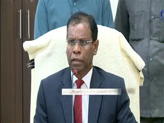 ACB Attacks Checkposts and Seized 7 Lakhs - Sakshi