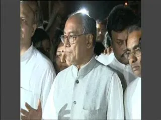 Dont move further on telangana until you find solution to state bifurcation - Sakshi
