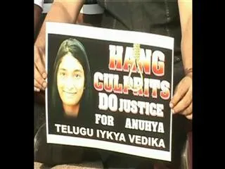 Mumbai police arrested four auto drivers in anuhya murder case - Sakshi