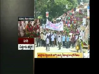 Seemandhra Cong leaders want high level panel to visit AP - Sakshi