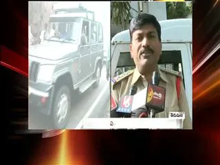 Police arrests accusers who attack on Tirumala Devotees - Sakshi
