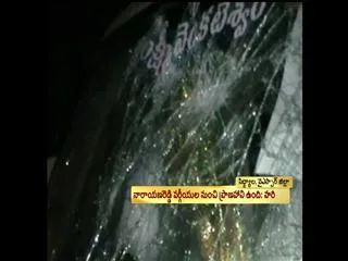 Rayachoti: Congress leaders atrocity against YSRCP members - Sakshi