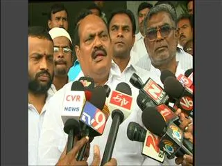 YSRCP condemns Konda's remarks against Jagan - Sakshi
