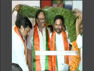 Hero Krishnam Raju Joins In BJP - Sakshi