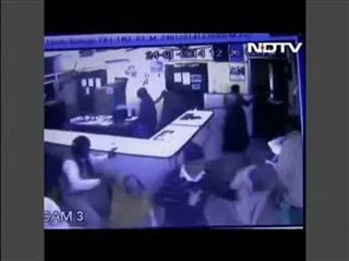 Guards Foil Bank Robbery Attempt - Sakshi