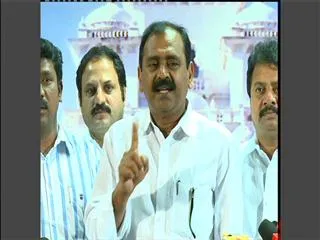 bhumana karunakar reddy slams cm kiran kumar reddy - Sakshi