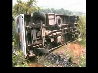 People injured in private bus accident - Sakshi