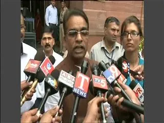 Seemandhra Central Ministers meet Chidambaram - Sakshi