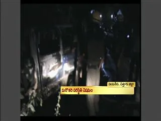 Three burnt alive as van catches fire in Palamaneru - Sakshi