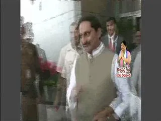 Ministers, Mlas at AP secretariat to clear their files with cm kiran - Sakshi