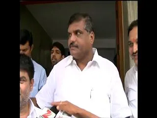 Kiran Kumar Reddy, Botsa Satyanarayana differ on Telangana - Sakshi