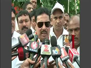 Hyderabad should not be made UT says Danam - Sakshi