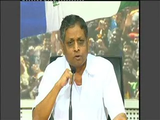 If Kiran kumar Reddy resigns sonia gandhi stepped back says Dadi Veerabhadra Rao - Sakshi