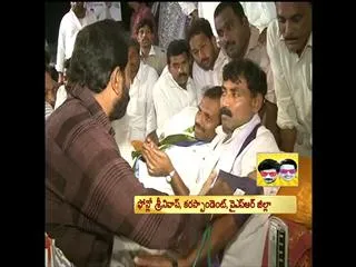 Srikanth Reddy,Ravindranath Reddy begins Fourth-day Deeksha - Sakshi