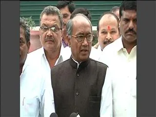 Chandra sekhar rao signalled on merger says digvijay singh - Sakshi