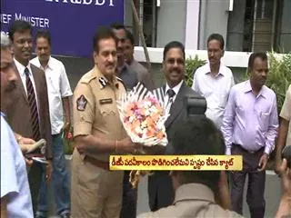 No relief for DGP Dinesh Reddy in CAT - Sakshi