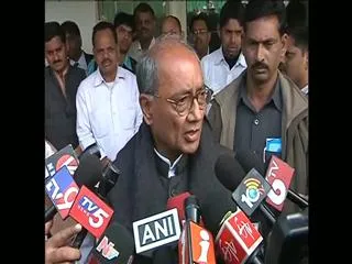 Digvijaya Singh holds discussions with leaders on Telangana - Sakshi