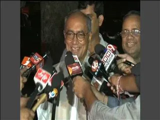 Stop protests in Seemandhra ready to discuss says Digvijay Singh - Sakshi
