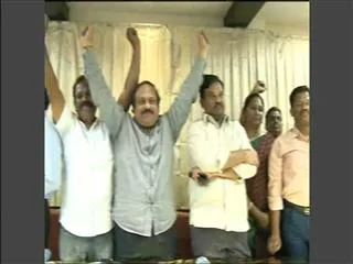 Seemandhra Excise Department going to step for united movement - Sakshi