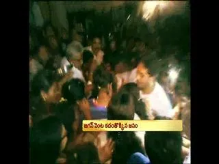 Festival atmosphere at YS Jagan Mohan Reddy home - Sakshi