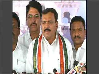 Gandra Venkata Ramana Reddy Fires on CM Kiran Kumar Reddy - Sakshi