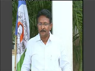 Gattu Ramachandra rao fire on Government - Sakshi