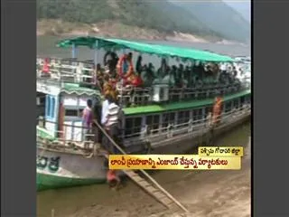 Huge crowd in Papikondalu due to 'Karthika masam' - Sakshi