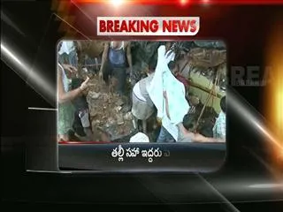 Compound wall collapses on house - Sakshi