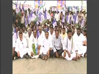 Huge support from Guntur people to YS Jagan indefinite fast - Sakshi