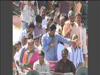 congress playing game on andhra pradesh says ys jagan mohan reddy - Sakshi