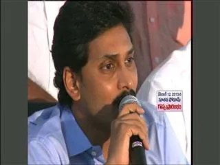 Jagan is only man takes his fight for 'Samaikyandhra ' - Sakshi