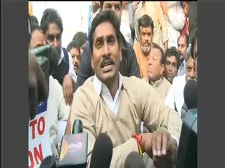 YS Jagan arrested at Parliament St in Delhi - Sakshi