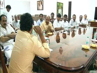 YS Jagan meeting with YSRCP leaders at Lotus pond - Sakshi