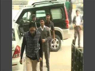 Jagan Mohan Reddy meets Prakash Karat - Sakshi